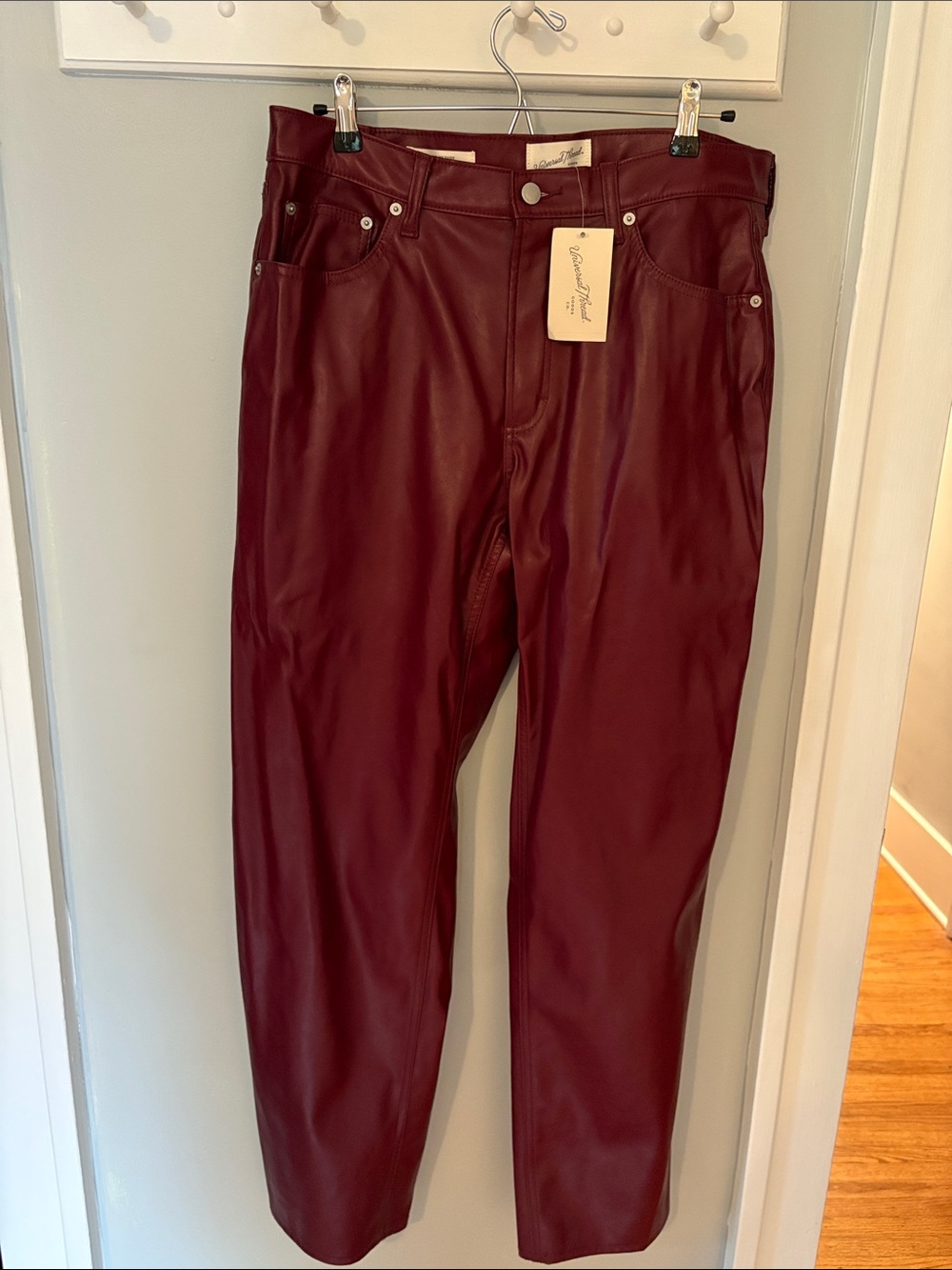 NWT Universal Thread Mid-Rise 90s Baggy Faux-Leather Pants Burgundy Women’s 12R